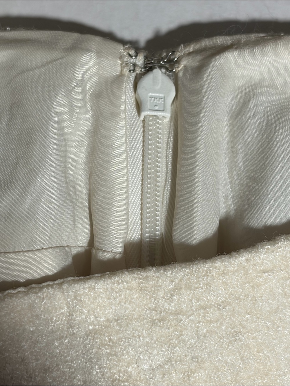 Banana Republic Wool Blend Cocoon Bouclé Pencil Skirt - Cream - Picture 4 of 6